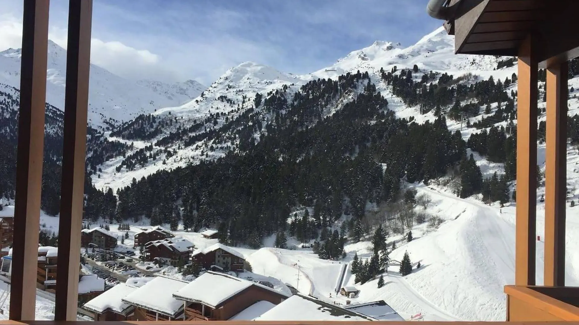 Appartement Familial A Meribel, Balcon, Casier A Skis, Parking Privatif - Fr-1-355-237 Les Allues France