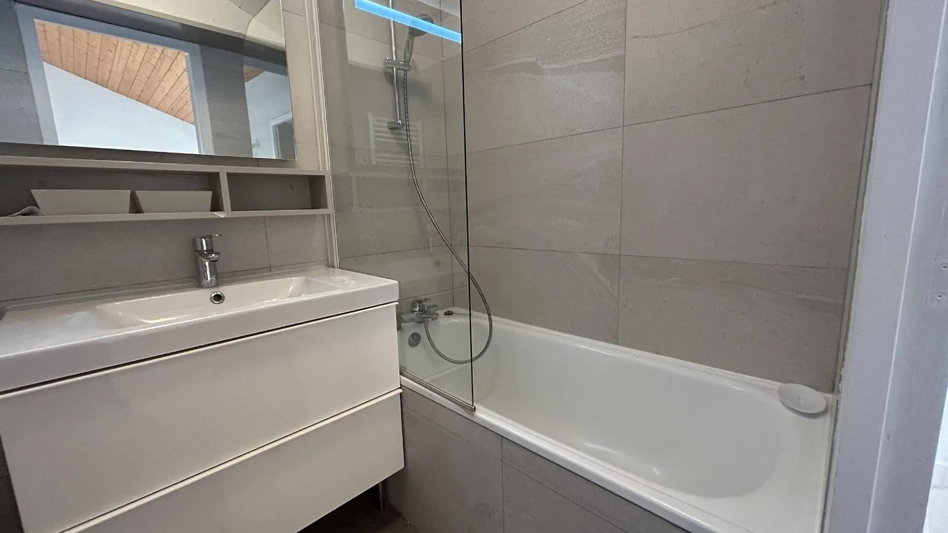 Apartment Appartement Familial A Meribel, Balcon, Casier A Skis, Parking Privatif - Fr-1-355-237 Les Allues
