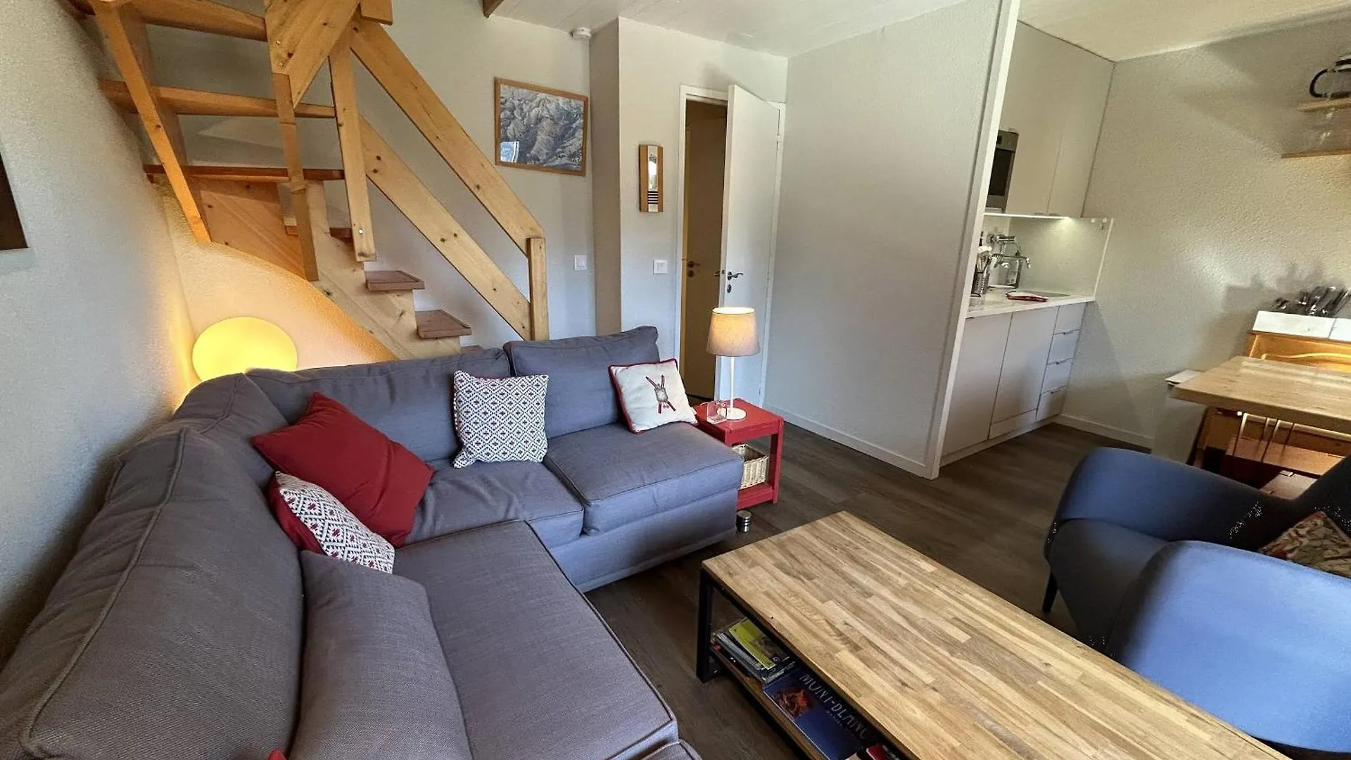 Appartement Familial A Meribel, Balcon, Casier A Skis, Parking Privatif - Fr-1-355-237 Les Allues France